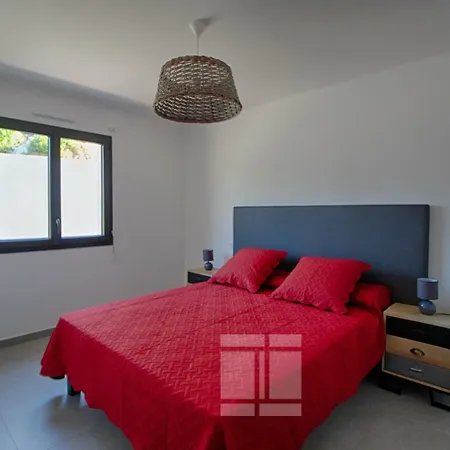 A Nepita Rez De Jardin Apartment *